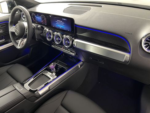 New 2025 Mercedes-Benz GLB 250 4MATIC image 25