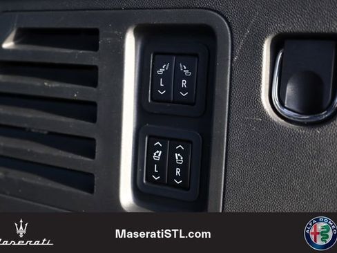 Used 2024 Chevrolet Traverse RS image 27