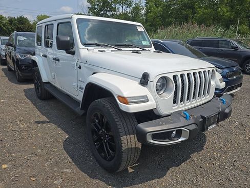 Certified 2022 Jeep Wrangler Unlimited Sahara w/ Cold Weather Group AWD/4WD image 3