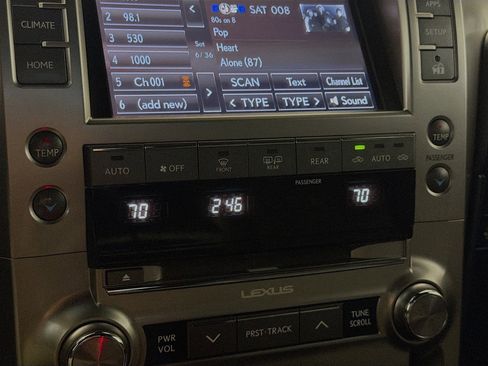 Used 2021 Lexus GX 460 Premium w/ Premium Package image 11