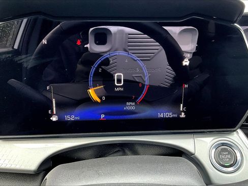 Used 2024 Chevrolet Trax LT w/ Driver Confidence Package image 8