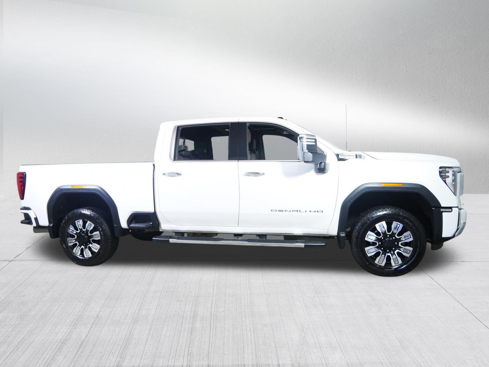 Used 2024 GMC Sierra 2500 Denali w/ Denali Reserve Package AWD/4WD image 8