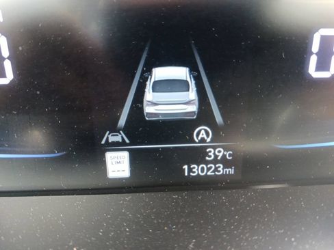 Used 2025 Hyundai Elantra SE FWD image 23