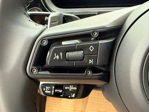 New 2025 Porsche Cayenne E-Hybrid image 18