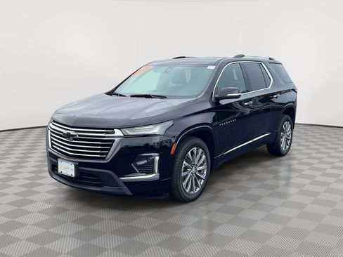 Used 2023 Chevrolet Traverse Premier AWD/4WD image 3