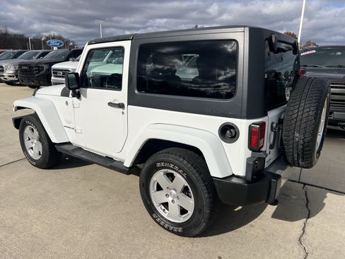 Used 2012 Jeep Wrangler Sahara image 15
