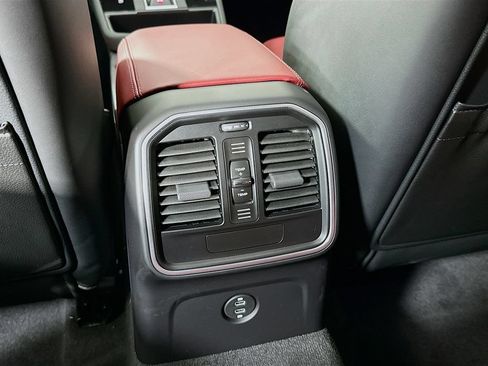 Certified 2026 Porsche Macan Turbo AWD/4WD image 27