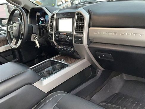 Used 2018 Ford F250 Lariat w/ Chrome Package image 18