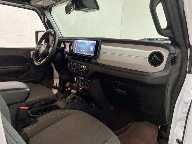 Used 2024 Jeep Wrangler Unlimited AWD/4WD image 23