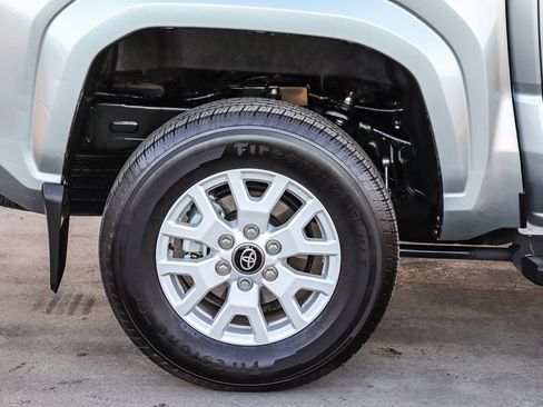 Used 2025 Toyota Tacoma SR5 AWD/4WD image 12