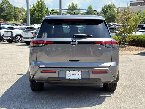 New 2026 Nissan Pathfinder SL FWD image 4
