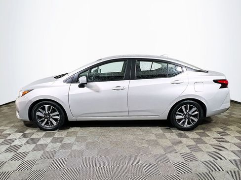 Used 2024 Nissan Versa SV FWD image 4