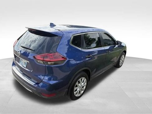 Used 2018 Nissan Rogue S FWD image 3