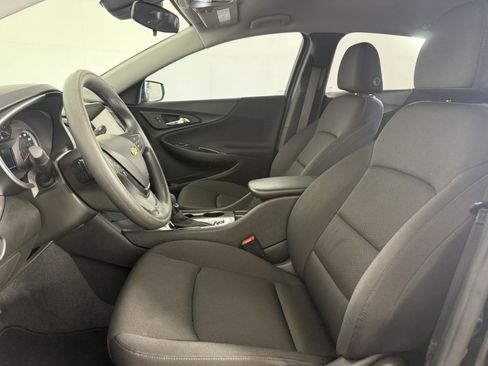 Used 2025 Chevrolet Malibu LS FWD image 14
