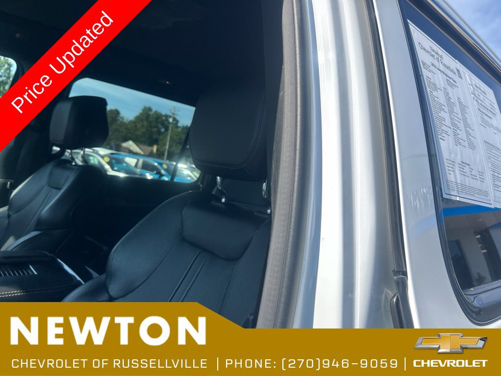 Used 2023 Jeep Wagoneer 4WD w/ Premium Group I image 5
