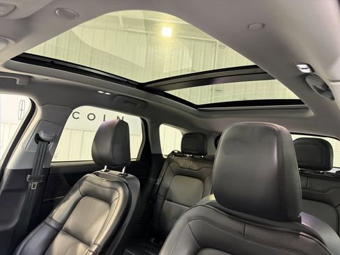 Used 2022 Lincoln Corsair AWD w/ Premium Package image 10