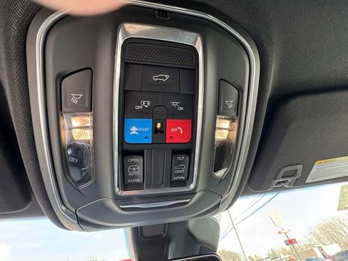 New 2026 Jeep Grand Cherokee Altitude AWD/4WD image 36