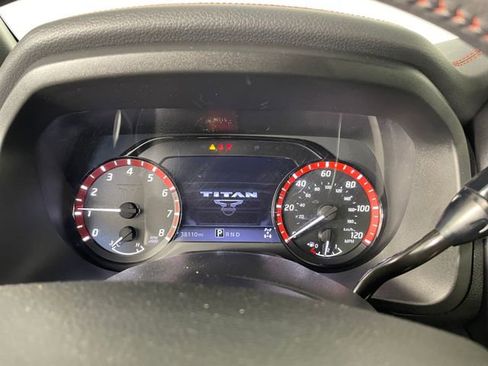 Used 2021 Nissan Titan PRO-4X w/ Pro-4x Convenience Package image 5