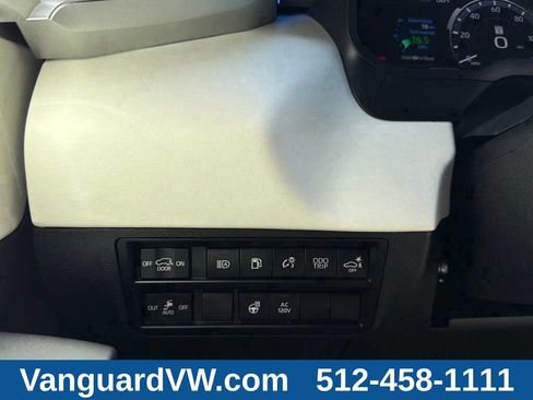 Used 2024 Toyota Sequoia Capstone AWD/4WD image 43