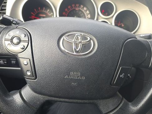 Used 2010 Toyota Tundra 4x4 Double Cab image 14