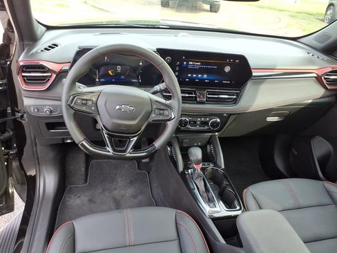 Used 2025 Chevrolet TrailBlazer RS w/ Convenience Package FWD image 7