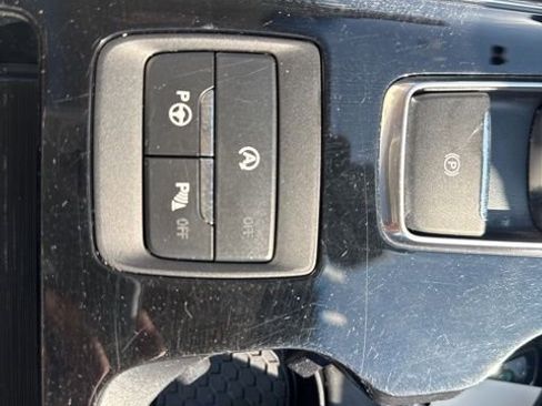 Used 2019 Ford Edge Titanium w/ Equipment Group 301A image 32