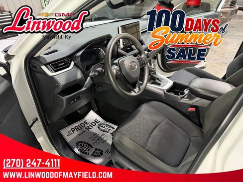 Used 2025 Toyota RAV4 XLE FWD image 11