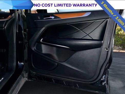 Used 2019 Lincoln MKC Select image 23