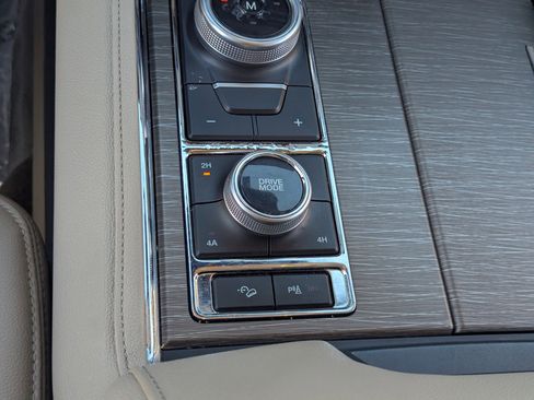 Used 2024 Ford Expedition Max Limited image 27