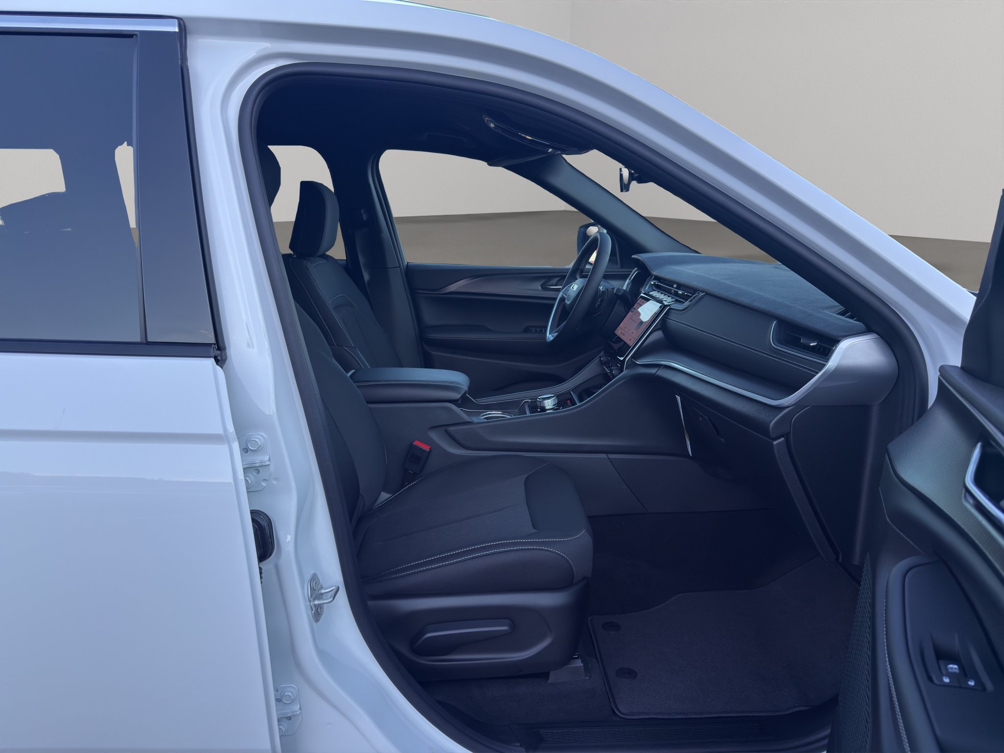 New 2027 Jeep Grand Cherokee Laredo RWD image 16