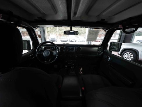 Used 2018 Jeep Wrangler Unlimited Sport S image 19