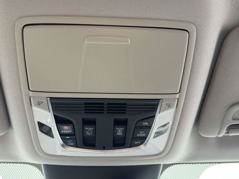 Used 2024 Acura MDX SH-AWD image 31