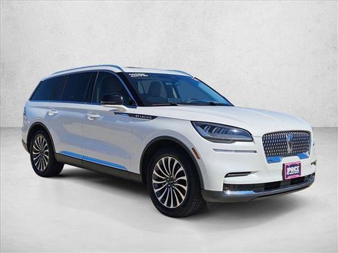 Used 2022 Lincoln Aviator Reserve w/ Elements Package Plus image 3