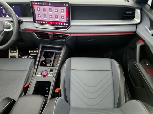 Used 2025 Volkswagen Tiguan SE R-Line FWD image 58