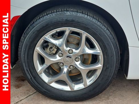 Used 2017 Chrysler Pacifica Limited w/ UConnect Theater Package image 40