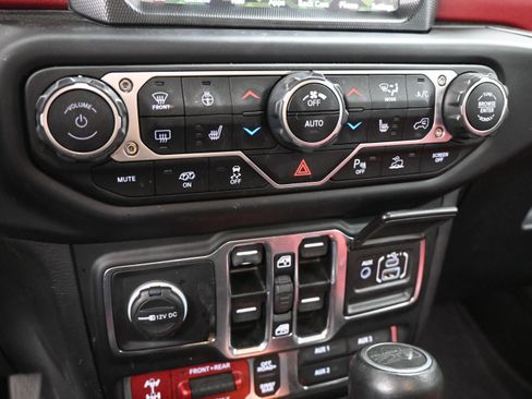 Used 2023 Jeep Wrangler Unlimited Rubicon 392 AWD/4WD image 29