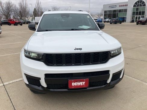 Certified 2023 Jeep Grand Cherokee L Laredo image 2