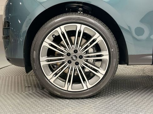 New 2025 Land Rover Range Rover Sport SE AWD/4WD image 4