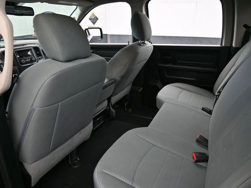 Used 2018 RAM 1500 Express image 30