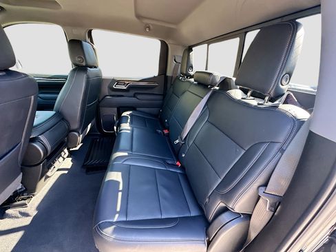 Used 2024 GMC Sierra 1500 SLE w/ Preferred Package image 25