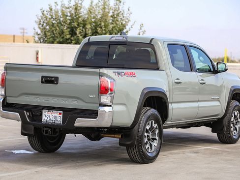 Certified 2023 Toyota Tacoma TRD Off-Road AWD/4WD image 6