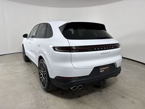 New 2026 Porsche Cayenne S image 3