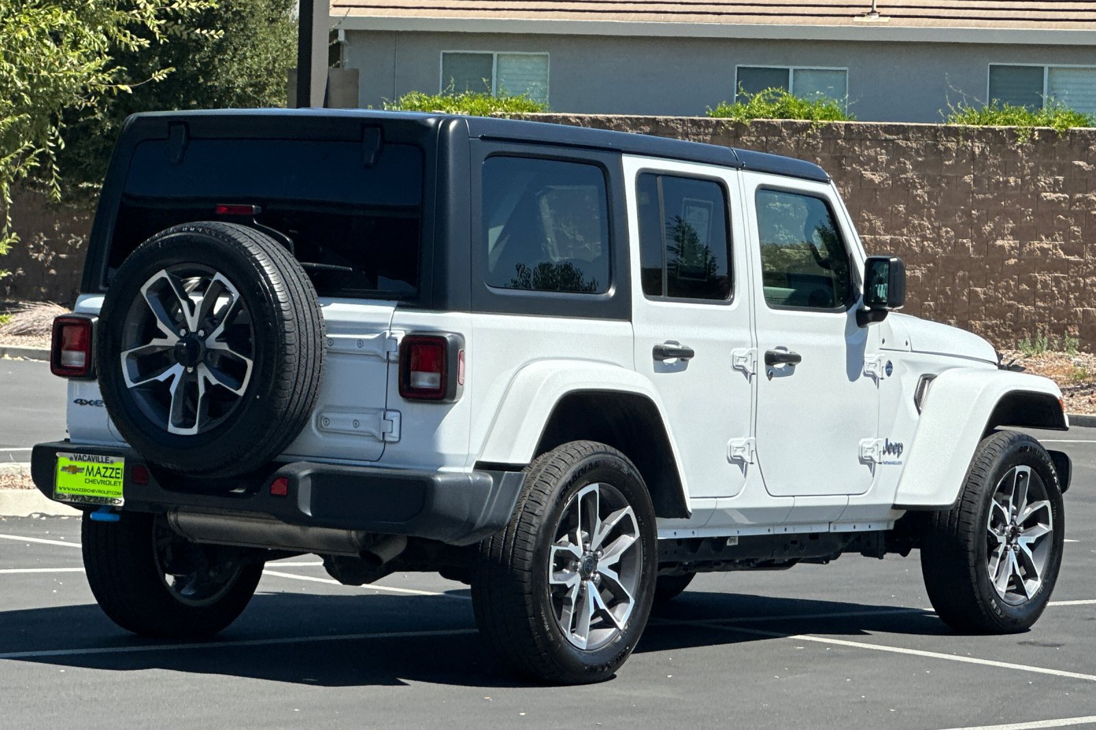 Used 2024 Jeep Wrangler Unlimited AWD/4WD image 11
