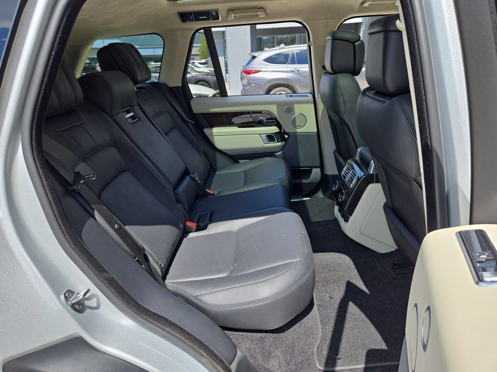 Used 2018 Land Rover Range Rover Supercharged AWD/4WD image 16