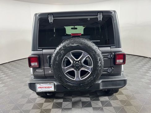 Used 2018 Jeep Wrangler Unlimited Sport S image 12