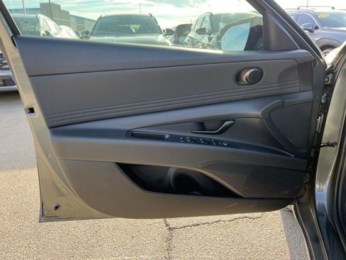 Used 2025 Hyundai Elantra Sport image 6