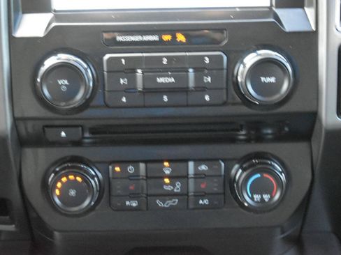 Used 2018 Ford F150 XLT w/ Equipment Group 302A Luxury AWD/4WD image 21