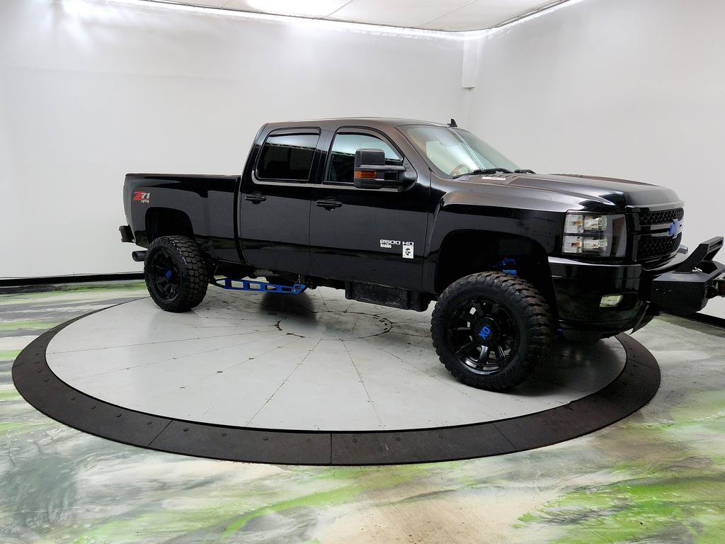 Used 2014 Chevrolet Silverado 2500 LTZ w/ LTZ Plus Package AWD/4WD image 3
