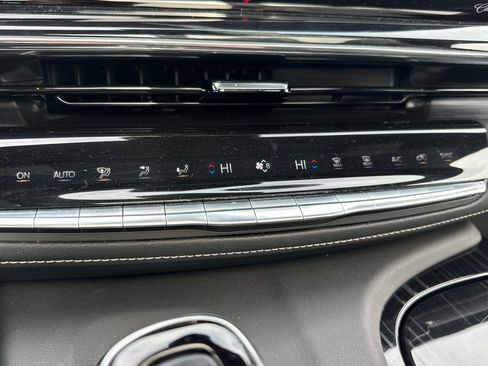 Certified 2024 Cadillac Escalade Sport w/ LPO, ONYX Package image 29