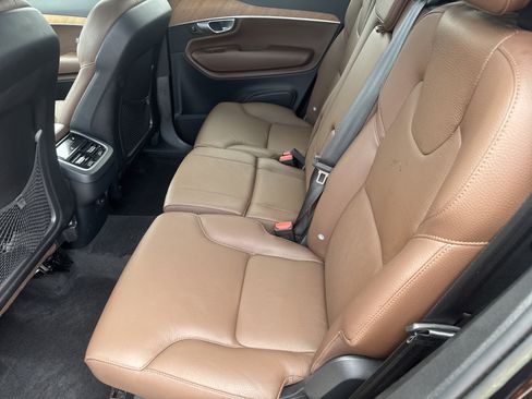 Used 2023 Volvo XC90 B6 Plus w/ Protection Package Premier AWD/4WD image 6